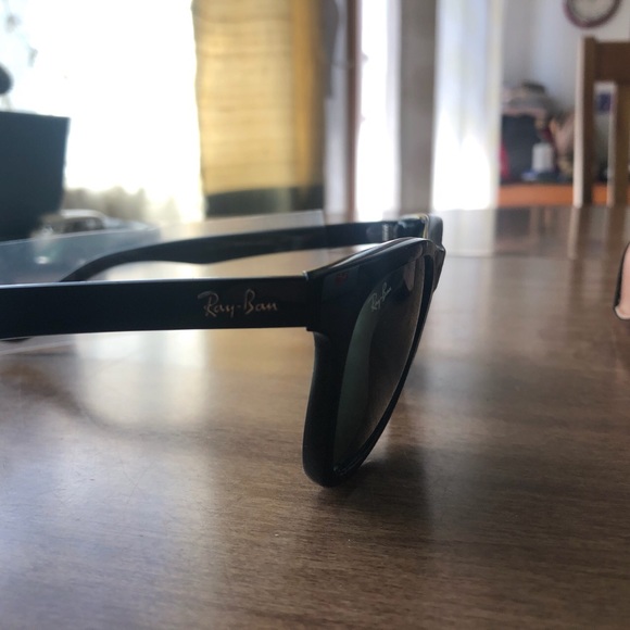 BRAND NEW RAY BAN WAYFARER SUNGLASSES! - Picture 4 of 4